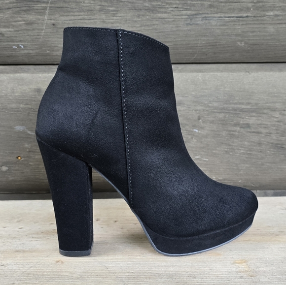 Candies NEW!! Actress, Retro, 70's, Chunky, Platform, Block Heel. Bootie 8M - Picture 2 of 16